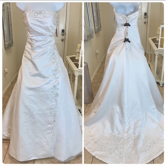 BRIDAL BOUTIQUE Dresses & Skirts - BOUTIQUE WEDDING GOWN SIZE 12